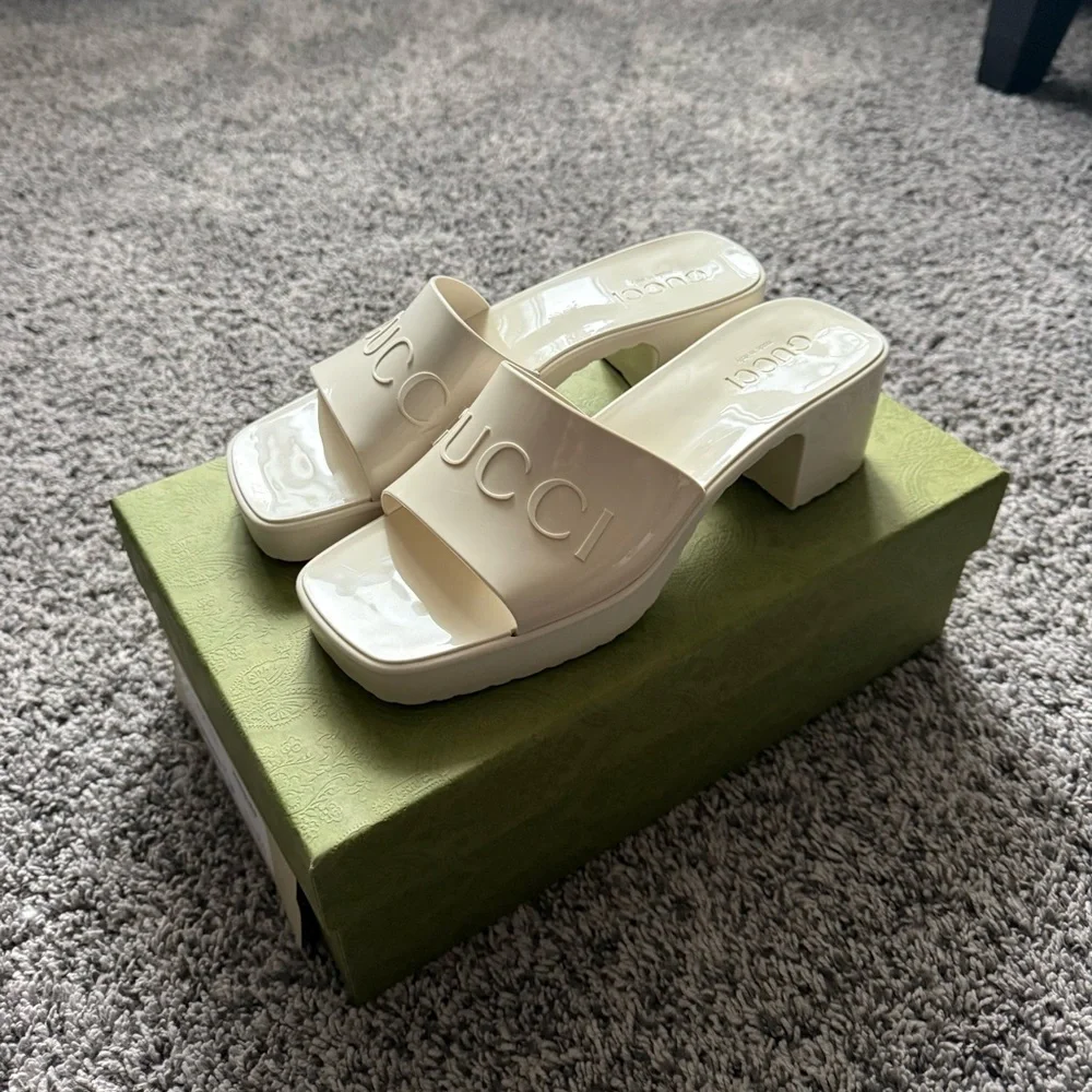 Gucci Cream Embossed Logo Slide Sandals - Picture 4 of 16